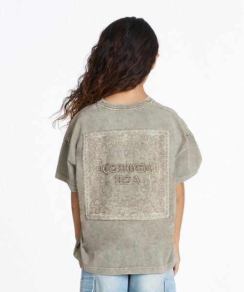 DC(ディーシー)の「DC/ディーシー キッズ 半袖 Tシャツ バックプリント ペイズリー柄 YST262505(Tシャツ/カットソー・キッズ・ブラック/グレイッシュベージュ・100cm/110cm/120cm/130cm/140cm/150cm/160cm)」の2枚目の写真