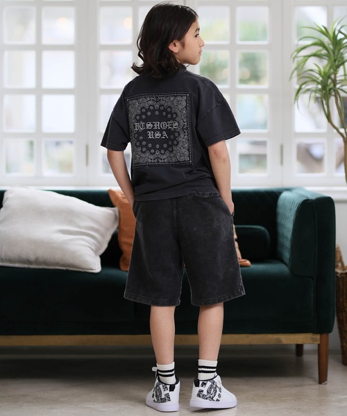 DC(ディーシー)の「DC/ディーシー キッズ 半袖 Tシャツ バックプリント ペイズリー柄 YST262505(Tシャツ/カットソー・キッズ・ブラック/グレイッシュベージュ・100cm/110cm/120cm/130cm/140cm/150cm/160cm)」の4枚目の写真