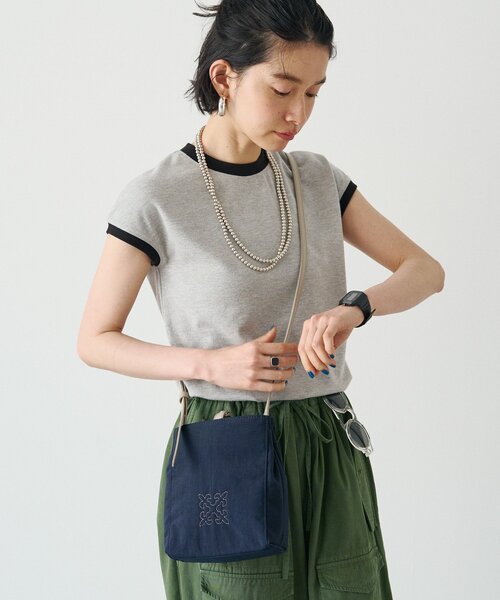 russet(ラシット)の「【撥水】ナイロンミニショルダーバッグ(ショルダーバッグ・レディース・ネイビー/サックスブルー/ブラウン・FREE)」の10枚目の写真
