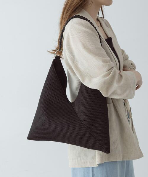 URBAN RESEARCH Sonny Label（アーバンリサーチサニーレーベル）の「メッシュトライアングルバッグ（トートバッグ・レディース・ブラック/グレー/ネイビー・ONE）」の4枚目の写真