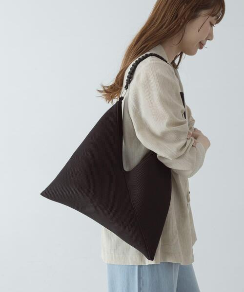 URBAN RESEARCH Sonny Label（アーバンリサーチサニーレーベル）の「メッシュトライアングルバッグ（トートバッグ・レディース・ブラック/グレー/ネイビー・ONE）」の5枚目の写真