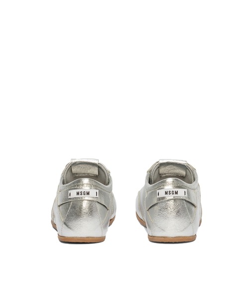 MSGM(エムエスジーエム)の「Metallic Silver Super Flat スニーカー(スニーカー・レディース・シルバー・38/39/37)」の2枚目の写真