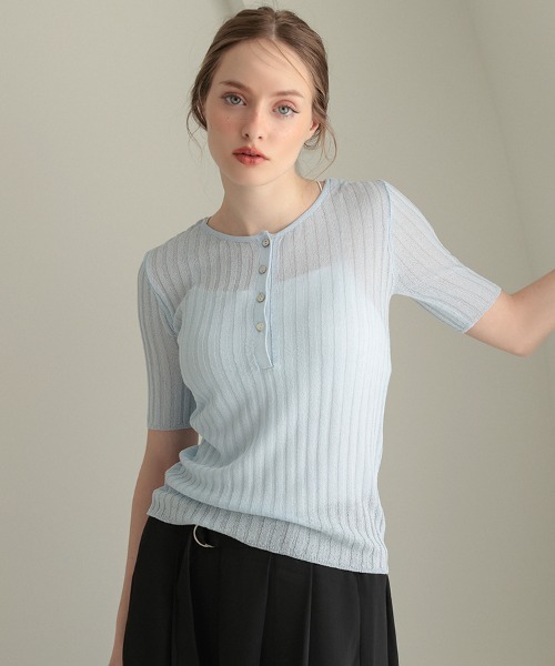 pufe（ピュフェ）の「【シアーラメが輝く上品トップス】【pufe】シアーリブヘンリートップス Tシャツ カットソー サマーニット プルオーバー 半袖 ヘンリーネック リブ シアー ラメ クルーネック レイヤード 通勤 通学（Tシャツ/カットソー・レディース・アイボリー/ピンク/ブラウン/ライトブルー/ブラック・ONE SIZE）」の6枚目の写真