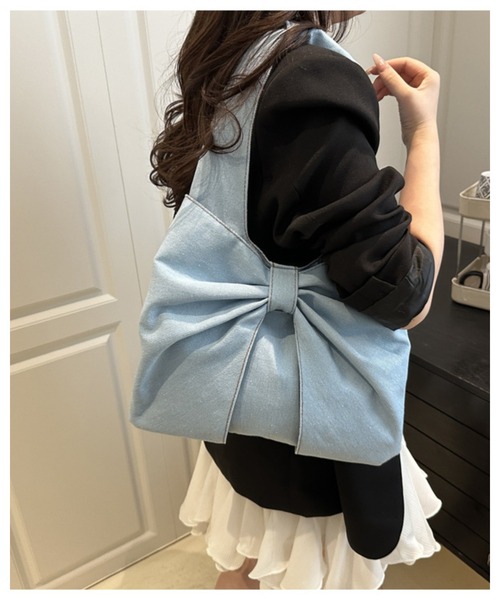 CHEER(チアー)の「大人可愛い。軽量デニム風リボンモチーフ ハンドバッグ(トートバッグ・レディース・ライトブルー/ブルー/ダークブルー・FREE)」の2枚目の写真