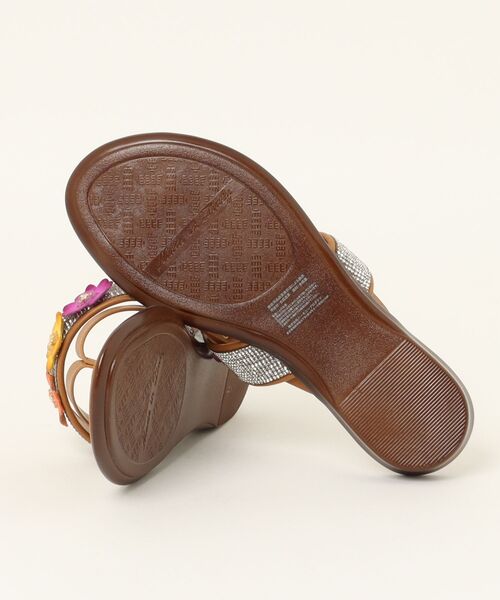 inter-chaussures(インターショシュール)の「【ITALIAN SHOEMAKERS】ビジューベルトフラワートングサンダル (92356T)(サンダル・レディース・ブラウン/ネイビー・35/36/37/38/39)」の4枚目の写真