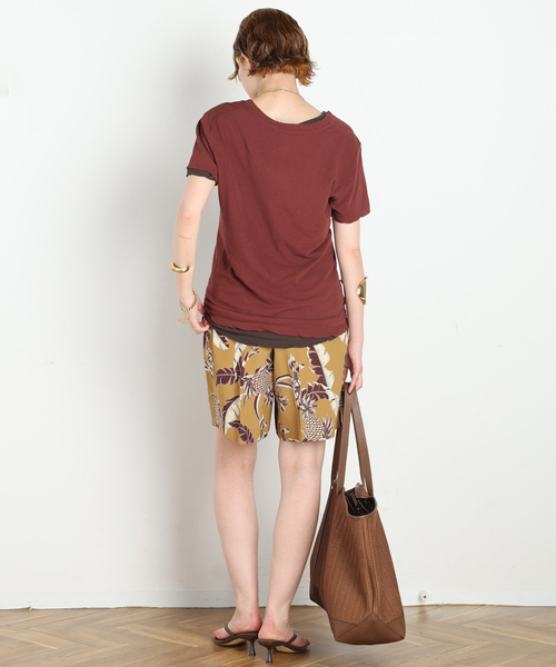 AP STUDIO(エーピーストゥディオ)の「コットンリネンVネックTシャツ(Tシャツ/カットソー・レディース・ブラック/ホワイト/ブラウン/ストーン・FREE)」の15枚目の写真