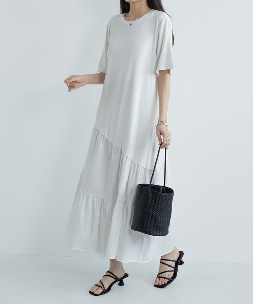 MAISON DE THERESE(メゾン ド テレーズ)の「夏 クルーネック ニット半袖 切り替え アシンメトリー ワンピース(ワンピース・レディース・White/Black・FREE)」の4枚目の写真