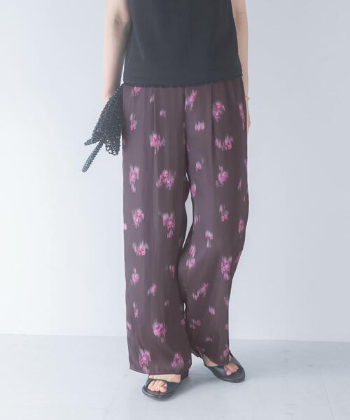 URBAN RESEARCH ROSSO WOMEN（アーバンリサーチ　ロッソ）の「ダークプリントイージーワイドパンツ（その他パンツ・レディース・ブラック/ブラウン・38/36）」の4枚目の写真