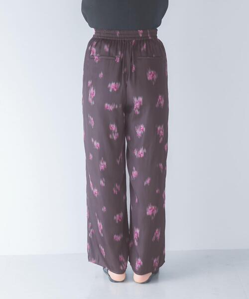 URBAN RESEARCH ROSSO WOMEN（アーバンリサーチ　ロッソ）の「ダークプリントイージーワイドパンツ（その他パンツ・レディース・ブラック/ブラウン・38/36）」の9枚目の写真