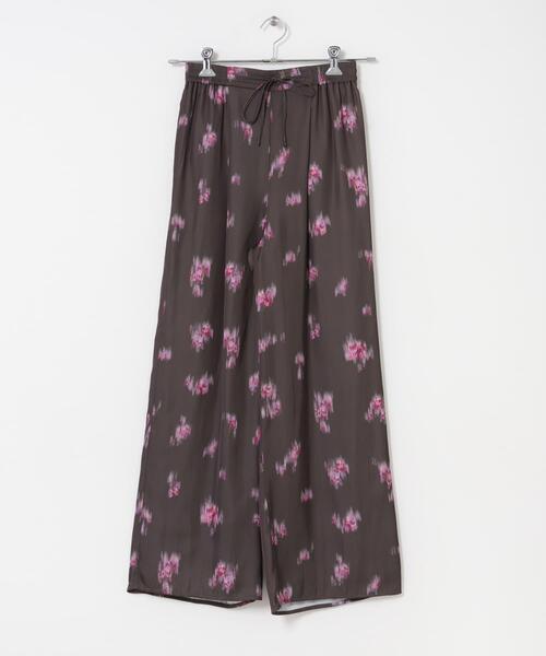 URBAN RESEARCH ROSSO WOMEN（アーバンリサーチ　ロッソ）の「ダークプリントイージーワイドパンツ（その他パンツ・レディース・ブラック/ブラウン・38/36）」の11枚目の写真