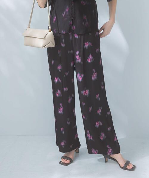 URBAN RESEARCH ROSSO WOMEN（アーバンリサーチ　ロッソ）の「ダークプリントイージーワイドパンツ（その他パンツ・レディース・ブラック/ブラウン・38/36）」の16枚目の写真