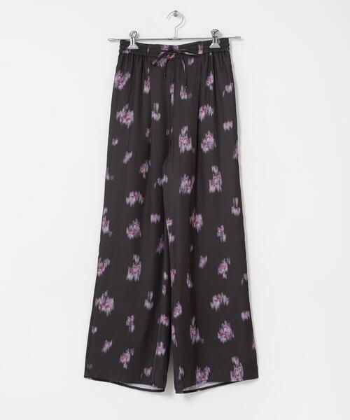 URBAN RESEARCH ROSSO WOMEN（アーバンリサーチ　ロッソ）の「ダークプリントイージーワイドパンツ（その他パンツ・レディース・ブラック/ブラウン・38/36）」の18枚目の写真