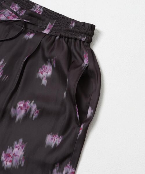 URBAN RESEARCH ROSSO WOMEN（アーバンリサーチ　ロッソ）の「ダークプリントイージーワイドパンツ（その他パンツ・レディース・ブラック/ブラウン・38/36）」の20枚目の写真