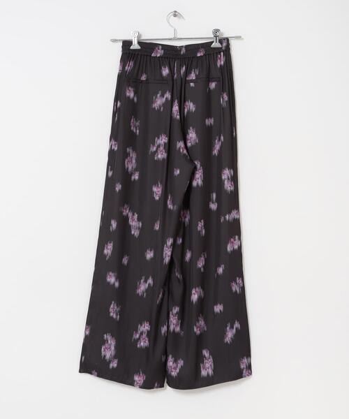 URBAN RESEARCH ROSSO WOMEN（アーバンリサーチ　ロッソ）の「ダークプリントイージーワイドパンツ（その他パンツ・レディース・ブラック/ブラウン・38/36）」の21枚目の写真