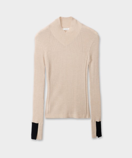 CINOH(チノ)の「15.5 MICRON WOOL SOFT V-NECK KNIT(ニット/セーター・レディース・ブラック/チャコールグレー/ベージュ・38/36)」の15枚目の写真