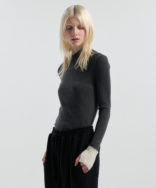 CINOH(チノ)の「15.5 MICRON WOOL SOFT V-NECK KNIT(ニット/セーター・レディース・ブラック/チャコールグレー/ベージュ・38/36)」の9枚目の写真