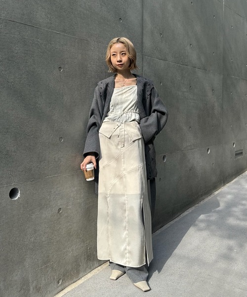 Ameri(アメリ)の「WOOL EMBROIDERY GOWN COAT(ノーカラーコート・レディース・ブラウン/グレー・MEDIUM/SMALL)」の4枚目の写真