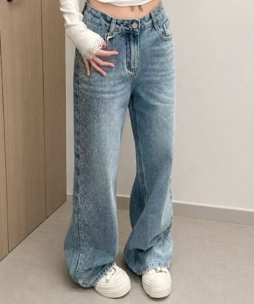 Achic(アシック)の「【SNSで話題!】バックリボンビジューデニムパンツ(デニムパンツ・レディース・ブルー・S/M/L)」の6枚目の写真
