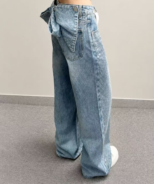 Achic(アシック)の「【SNSで話題!】バックリボンビジューデニムパンツ(デニムパンツ・レディース・ブルー・S/M/L)」の7枚目の写真
