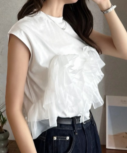 Eclat one（エクラワン）の「【Eclat one】チュール シアー フリル ノースリーブ カットソー（Tシャツ/カットソー・レディース・オリーブ/ブラック/オフホワイト・FREE）」の9枚目の写真