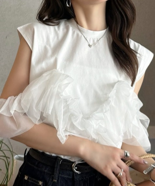 Eclat one(エクラワン)の「【Eclat one】チュール シアー フリル ノースリーブ カットソー(Tシャツ/カットソー・レディース・オリーブ/ブラック/オフホワイト・FREE)」の4枚目の写真