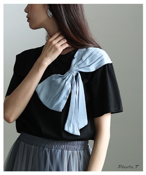 Sawa a la mode(サワアラモード)の「アシンメトリーリボンモチーフカットソー(Tシャツ/カットソー・レディース・ブラック/ホワイト・FREE)」の3枚目の写真