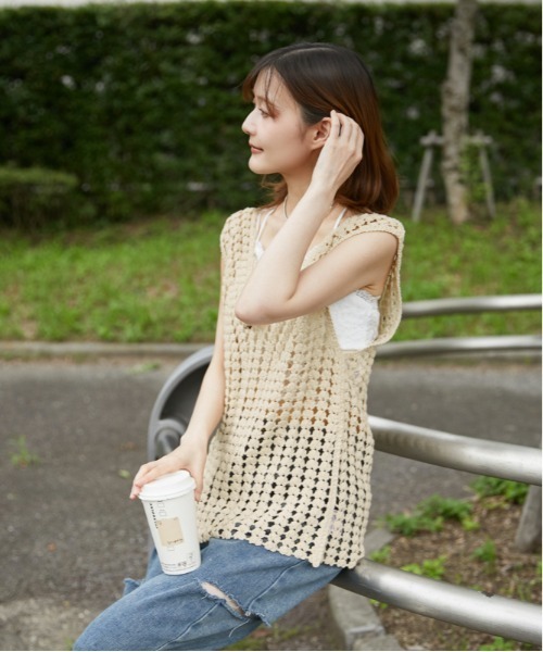 GORGE(ゴージ)の「《かぎ針編み・レースアップ》タンクトップ/ナチュラル×フェミカジュ/春夏/全3色(タンクトップ・レディース・ベージュ/オフホワイト/ブラック・F)」の7枚目の写真