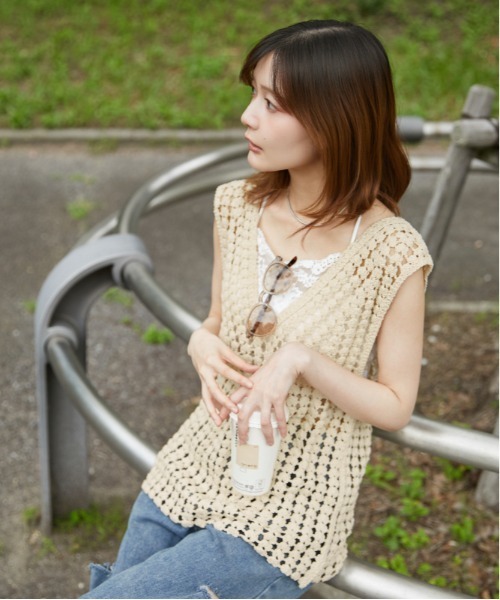 GORGE(ゴージ)の「《かぎ針編み・レースアップ》タンクトップ/ナチュラル×フェミカジュ/春夏/全3色(タンクトップ・レディース・ベージュ/オフホワイト/ブラック・F)」の10枚目の写真