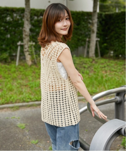 GORGE(ゴージ)の「《かぎ針編み・レースアップ》タンクトップ/ナチュラル×フェミカジュ/春夏/全3色(タンクトップ・レディース・ベージュ/オフホワイト/ブラック・F)」の11枚目の写真