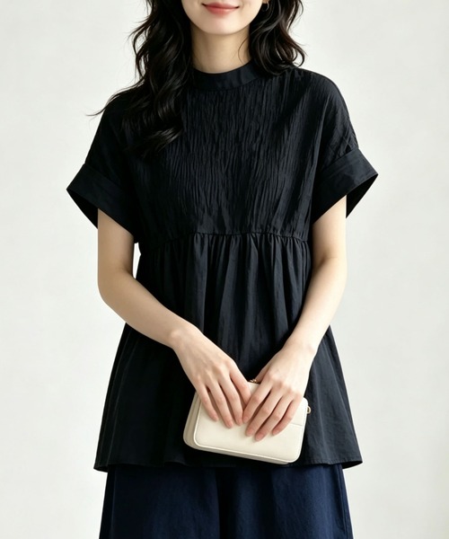 gossip!ロサンゼルス(ゴシップロサンゼルス)の「【2カラー展開】ハイネックシャーリングギャザー半袖チュニック(シャツ/ブラウス・レディース・ブラック/チェック・FREE)」の2枚目の写真