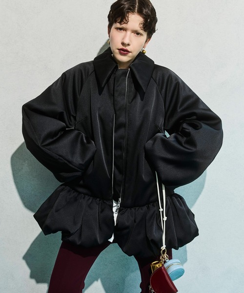 OMMO(オーエムエムオー)の「BALLOON PEPLUM BZ(ブルゾン・レディース・ブラック/ボルドー・38/36)」の5枚目の写真