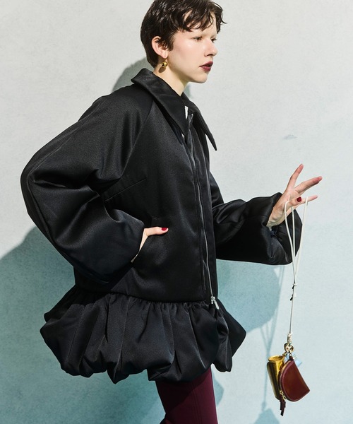 OMMO(オーエムエムオー)の「BALLOON PEPLUM BZ(ブルゾン・レディース・ブラック/ボルドー・38/36)」の3枚目の写真