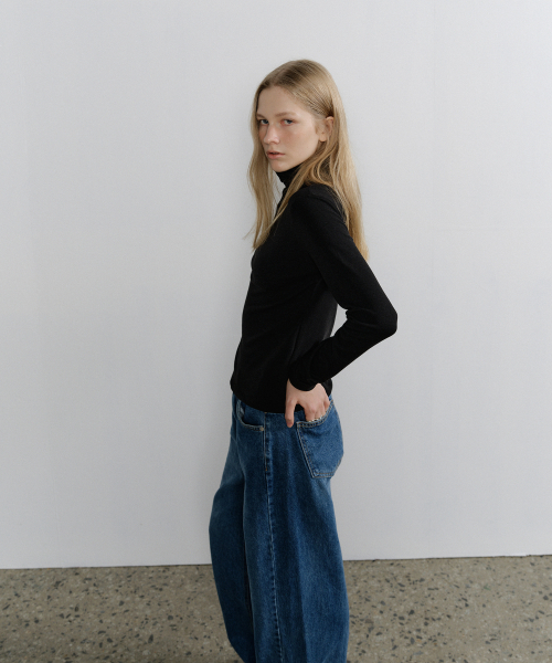 108POUND(108パウンド)の「Warm Essential Turtleneck_Black(Tシャツ/カットソー・レディース・その他・FREE)」の1枚目の写真