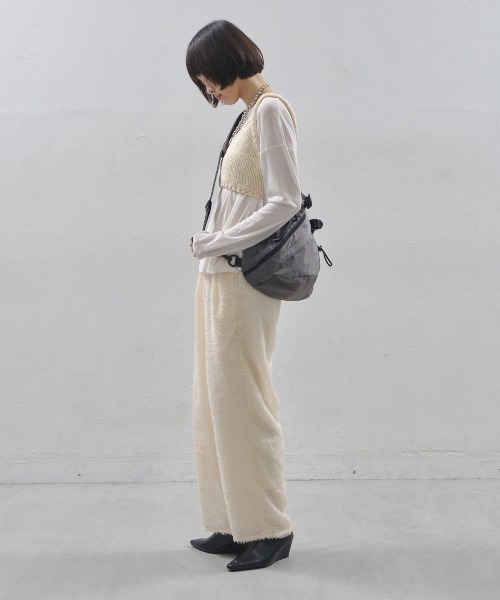 LUMII.(ルミー)の「【動画あり】ワンショルボディバッグ(ボディバッグ/ウエストポーチ・レディース・ブラック/グレー・FREE)」の12枚目の写真