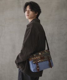 本革ネイティブ柄ショルダーバッグ