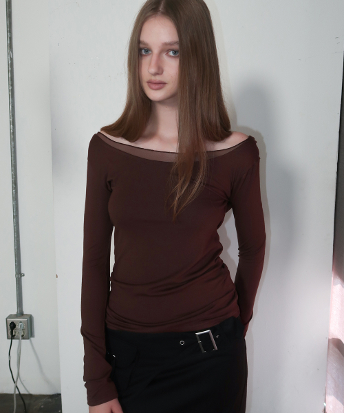 PLACE STUDIO(プレイススタジオ)の「ドレープボートネックシャーリングスリムフィットシンプルウィメンズ長袖ロングスリーブTシャツ _2COLOR(Tシャツ/カットソー・レディース・ブラウン/ブラック・FREE)」の4枚目の写真