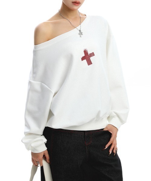 lilful(リルフル)の「【26年秋冬新作】【前後2WAY】クロスプリント オフショルダースウェット(スウェット・レディース・ブラック/ホワイト・M/L)」の6枚目の写真