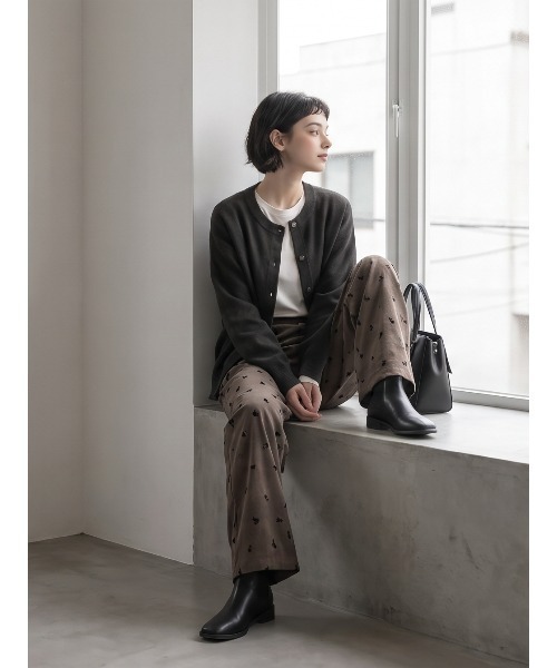Sew loop(ソーループ)の「フロッキープリントワイドパンツ(スラックス・レディース・カーキオリーブ・L/M)」の3枚目の写真
