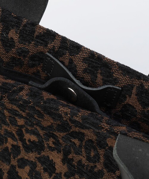 MICO COULIER(ミコクリエ)の「LEOPARD TOTE WITH POUCH(トートバッグ・レディース・ブラウン系その他・FREE)」の6枚目の写真