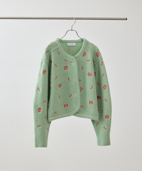 ADAM ET ROPE'(アダムエロペ)の「フラワーエンブロイダリーカーディガン(カーディガン/ボレロ・レディース・ブラック/チャコールグレー/ライトグリーン・FREE)」の18枚目の写真