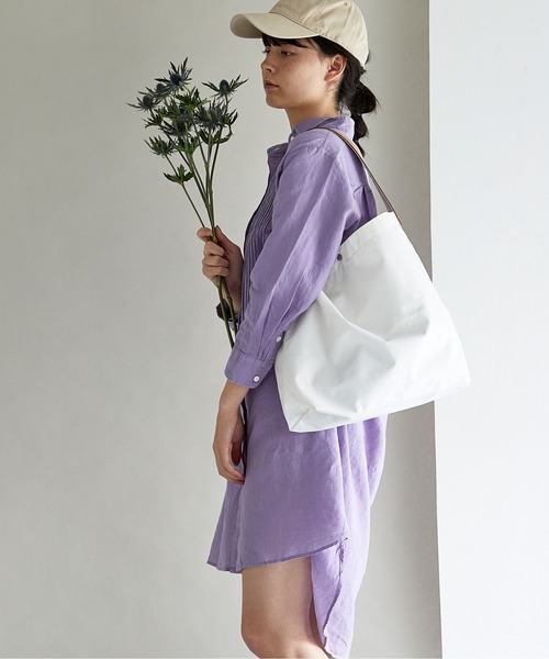 the case（ザケース）の「【THE CASE】KATATE LIGHT TOTE / カタテ ライト トート　プチプライス（トートバッグ・レディース・ネイビー/ブルー系その他/イエロー/オレンジ/ブラック/カーキ/ホワイト/ピンク/グレー/ブルー/ストーン・FREE）」の2枚目の写真