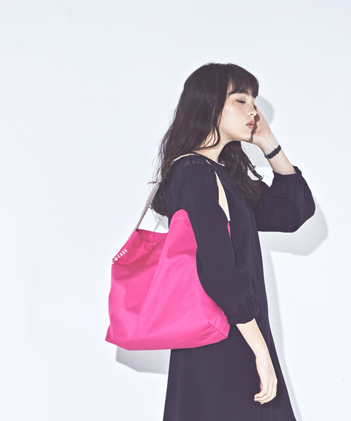 the case（ザケース）の「【THE CASE】KATATE LIGHT TOTE / カタテ ライト トート　プチプライス（トートバッグ・レディース・ネイビー/ブルー系その他/イエロー/オレンジ/ブラック/カーキ/ホワイト/ピンク/グレー/ブルー/ストーン・FREE）」の10枚目の写真