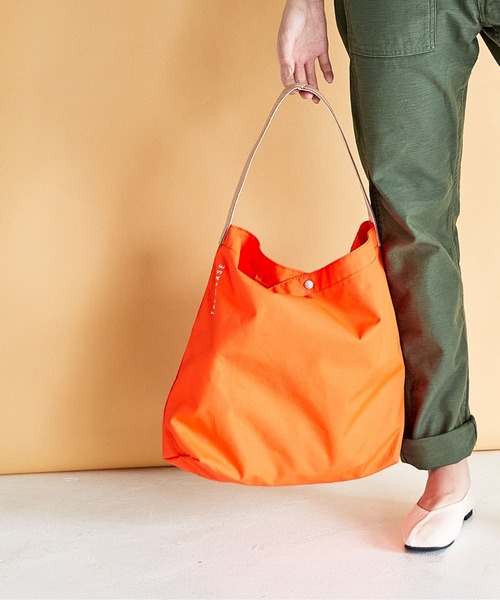 the case（ザケース）の「【THE CASE】KATATE LIGHT TOTE / カタテ ライト トート　プチプライス（トートバッグ・レディース・ネイビー/ブルー系その他/イエロー/オレンジ/ブラック/カーキ/ホワイト/ピンク/グレー/ブルー/ストーン・FREE）」の15枚目の写真