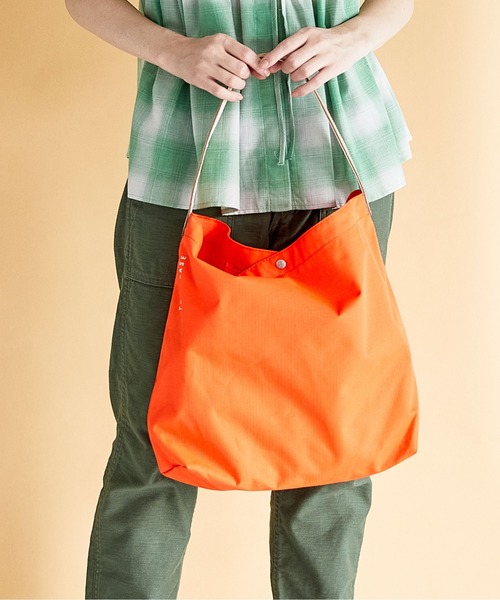 the case（ザケース）の「【THE CASE】KATATE LIGHT TOTE / カタテ ライト トート　プチプライス（トートバッグ・レディース・ネイビー/ブルー系その他/イエロー/オレンジ/ブラック/カーキ/ホワイト/ピンク/グレー/ブルー/ストーン・FREE）」の14枚目の写真