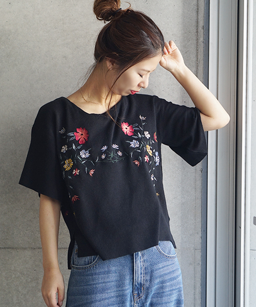 laboratory work（ラボラトリーワーク）の「刺繍袖フレアプルオーバー（Tシャツ/カットソー・レディース・オフホワイト/杢グレー/ブラック・MEDIUM）」の2枚目の写真