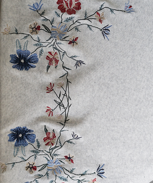 laboratory work（ラボラトリーワーク）の「刺繍袖フレアプルオーバー（Tシャツ/カットソー・レディース・オフホワイト/杢グレー/ブラック・MEDIUM）」の4枚目の写真