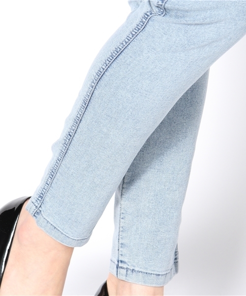 Chico（チコ）の「ケミカルスキニーデニム（その他パンツ・レディース・ケミカルウォッシュ/ブラック系その他/ホワイト/ミント/ピンク/ブルー・X-SMALL/SMALL/MEDIUM）」の9枚目の写真