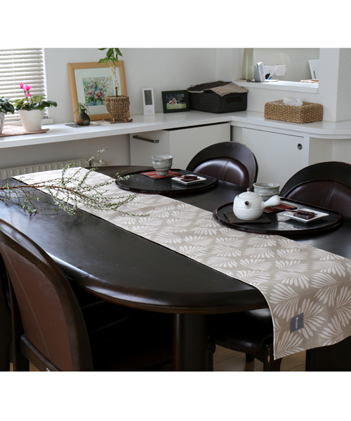 Jubilee（ジュビリー）の「北欧デザイン　テーブルランナー（ランチョンマット/テーブルウェア・レディース・ブラック/ベージュ/ネイビー/ピンク/イエロー/ブルー/ホワイト×ブラック/ブラック×ホワイト/ホワイト×ネイビー/グリーン・FREE）」の6枚目の写真