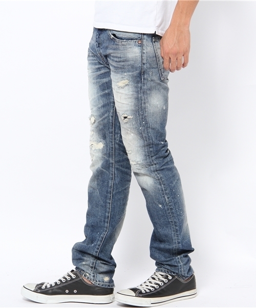 BEAMS（ビームス）の「RED CARD / スリムストレートリペアー new（デニムパンツ・メンズ・インディゴブルー・28/29/30/31/32/33）」の2枚目の写真