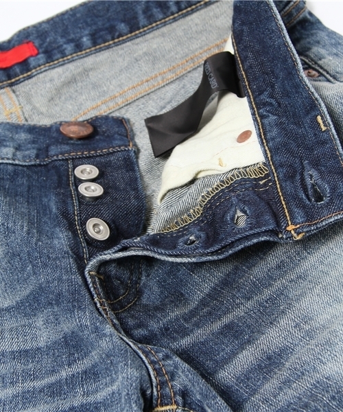 BEAMS（ビームス）の「RED CARD / スリムストレートリペアー new（デニムパンツ・メンズ・インディゴブルー・28/29/30/31/32/33）」の8枚目の写真
